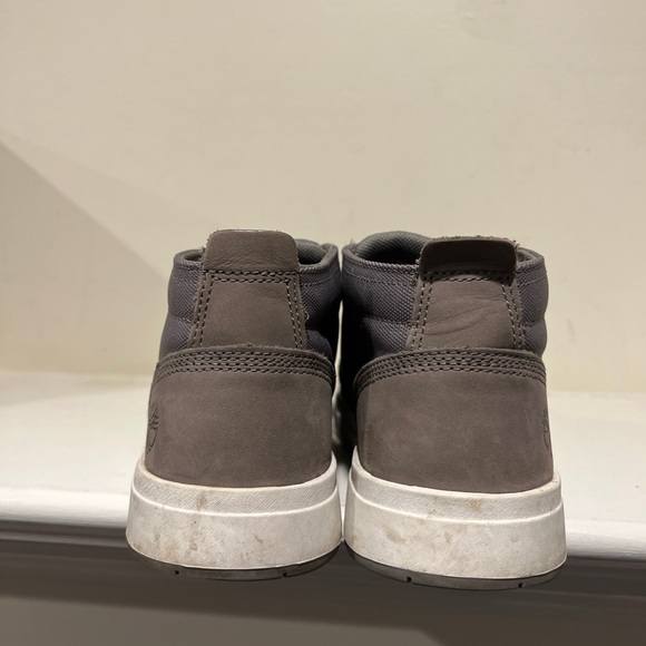 Timberland Mens Davis Chukka Sneakers Color Gray Nubuck Size 12M Style TB0A1SES